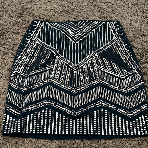 🎉HOST PICK🎉Express Sequins Skirt - Picture 3 of 3